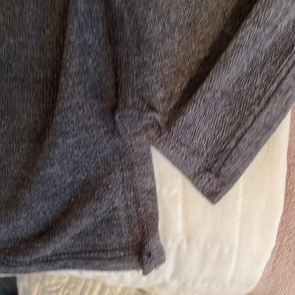 Hem & Thread Women’s Navy And Cream Sweatshirt Size Large NWT - Picture 11 of 11